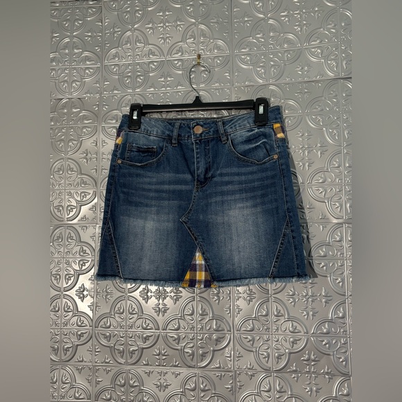 Dollhouse Blue Jean Denim Skirt Mid Rise Slim Fit Stretch Denim Mini Raw Hem 90s - Picture 1 of 5